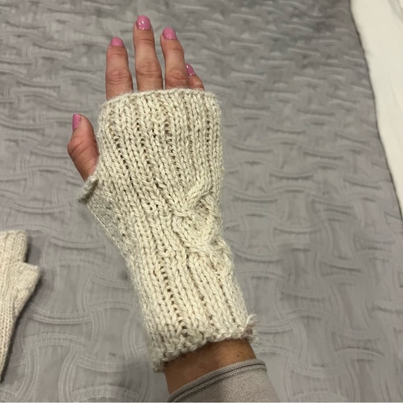 Off-white cut off gloves - Picture 6 of 6